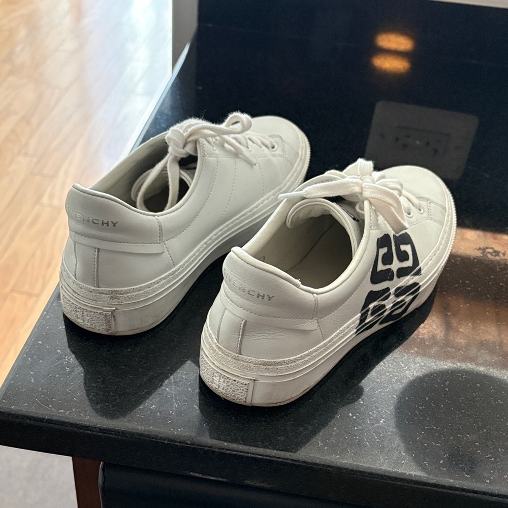 Givenchy Sneakers - Picture 3 of 16